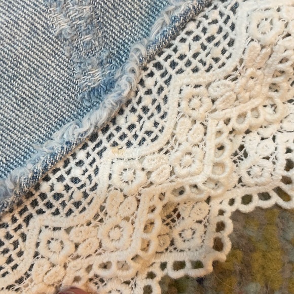 Free people high rise lace trimmed shorts - Picture 2 of 6